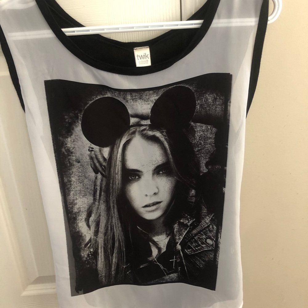 Tank Tops - Picture 4 of 6